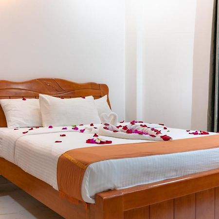 White Beach Holiday At Hulhumale' Екстериор снимка